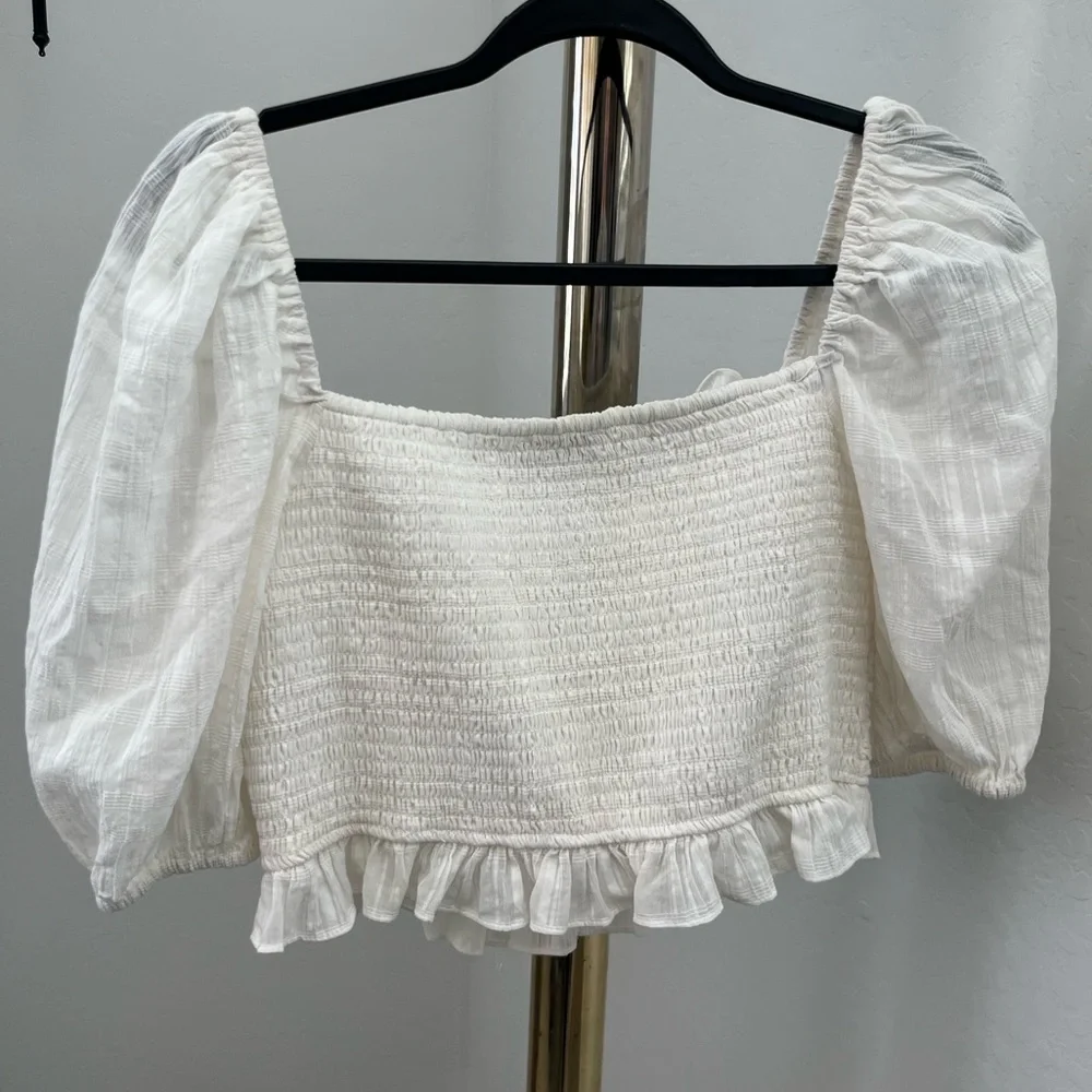 Lush White Puff Sleeve Crop Top - Picture 5 of 12
